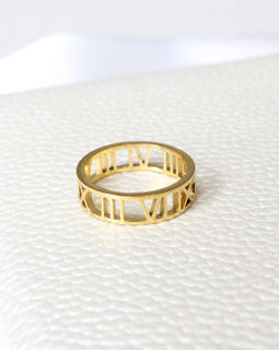 Luxe Roman Ring