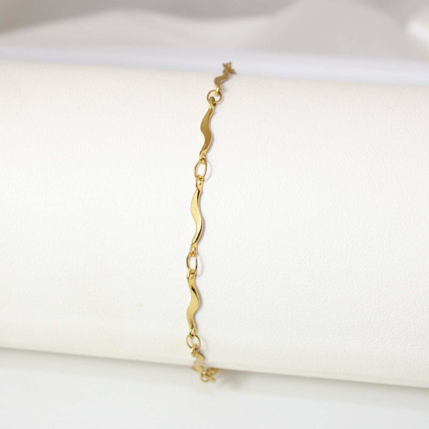 Thin S Chain Bracelet