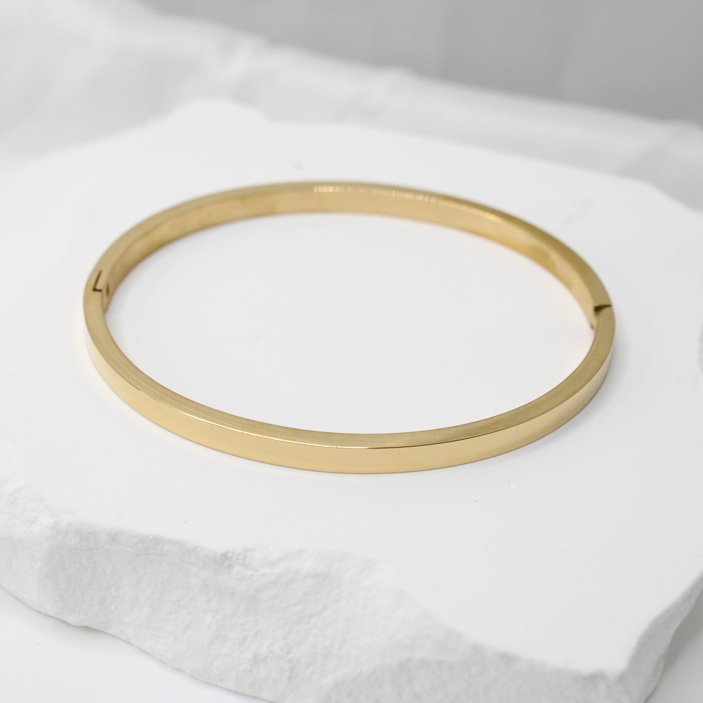 Lux Thin Simple Bangle