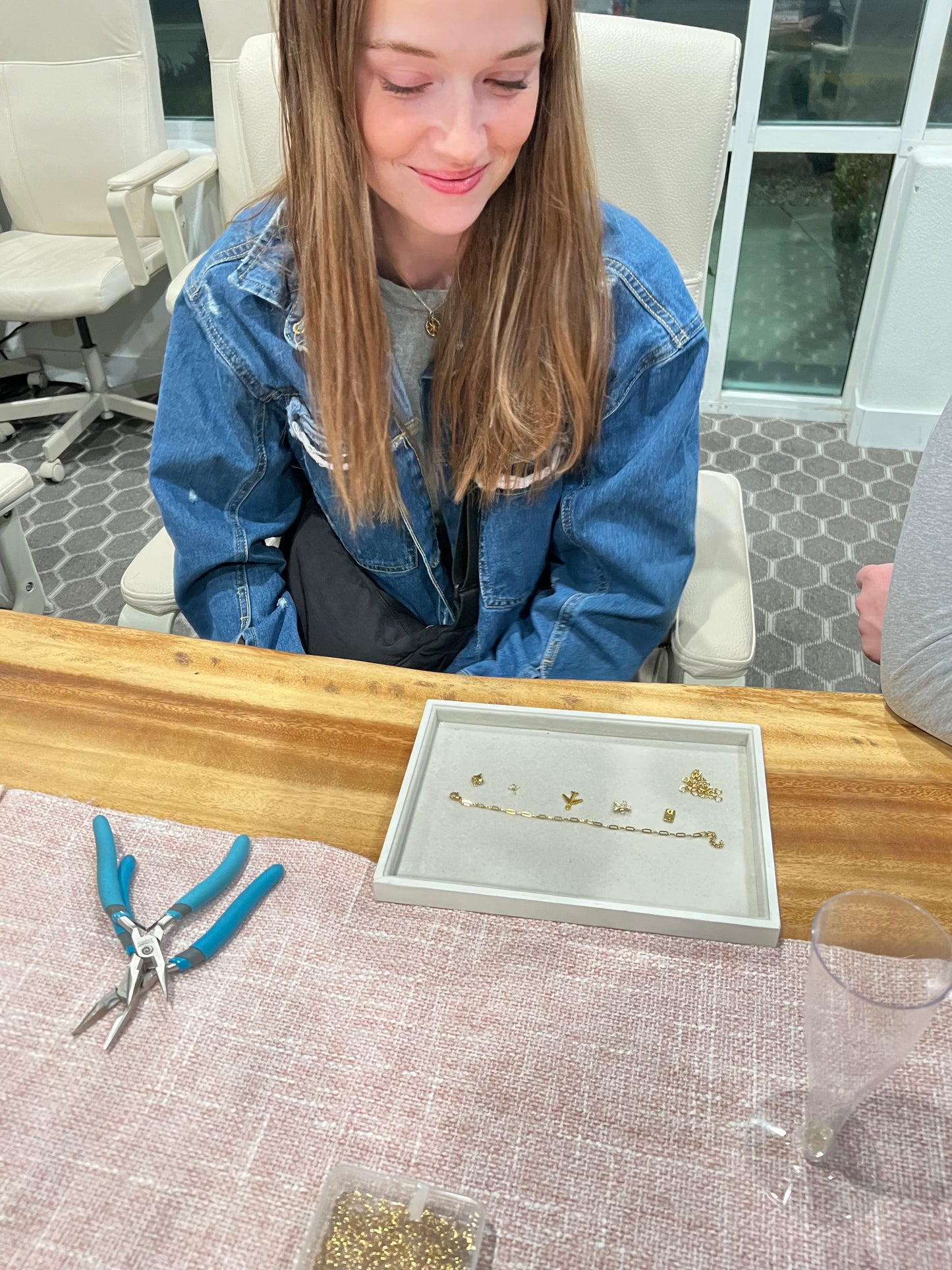 In-Store Charm Bar Experience