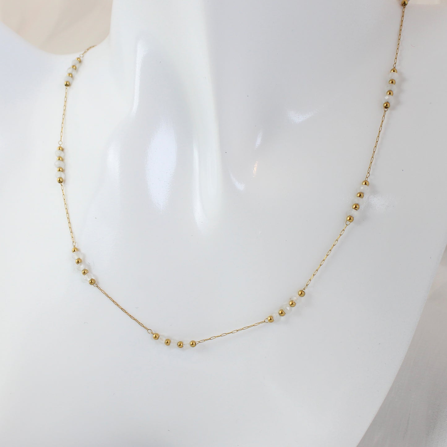 Elegant Round Stone Beaded Chain Necklace