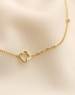 Luxe Hollow 4 Leaf Clover Necklace