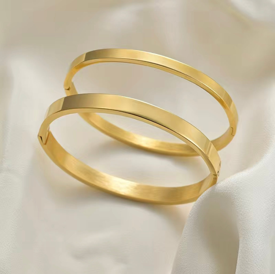 Lux Thick Simple Bangle