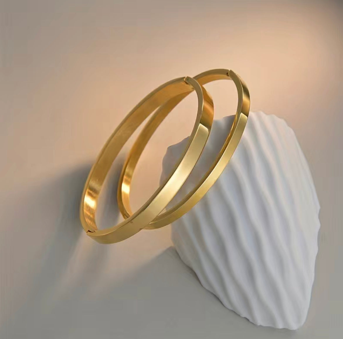 Lux Thin Simple Bangle