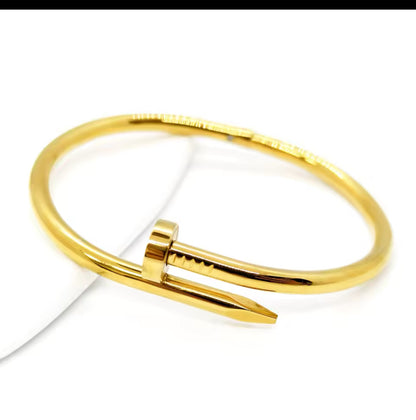 Luxe Nail Shaped Bangle