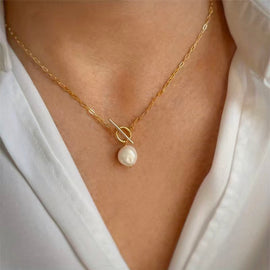 OT Buckle Pearl Necklace