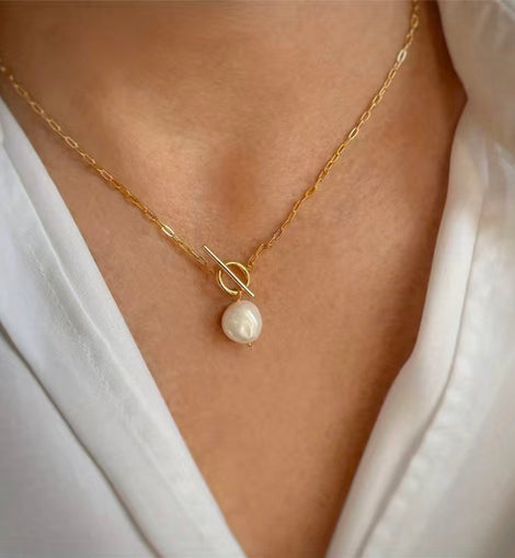 OT Buckle Pearl Necklace